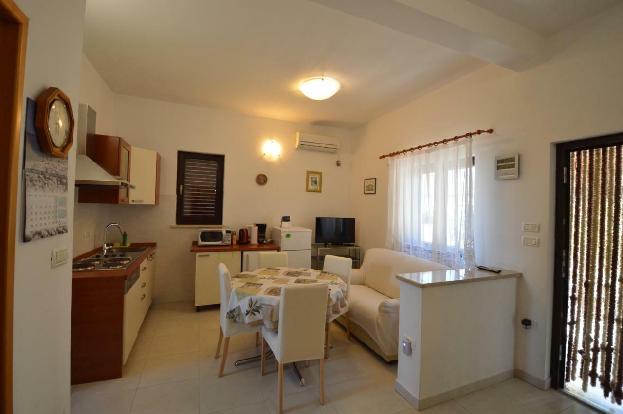 Apartment "Monte" Pula Buitenkant foto